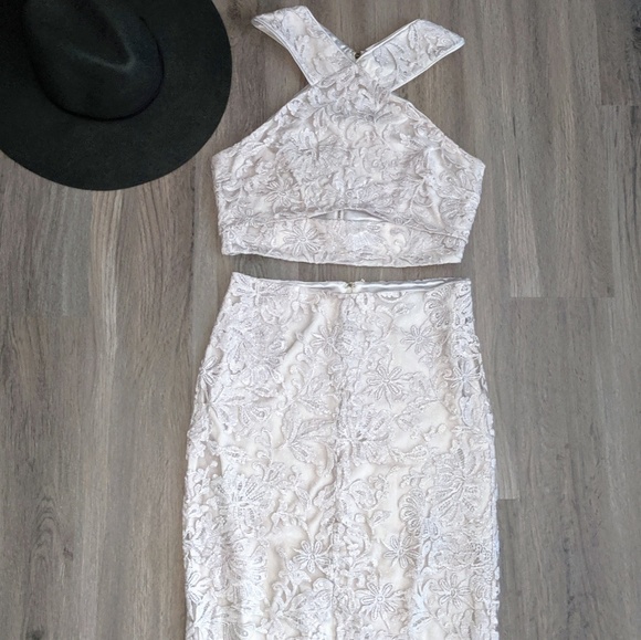 Marciano Cream Lace Crop Top & Skirt Set Size 4 - Picture 2 of 8